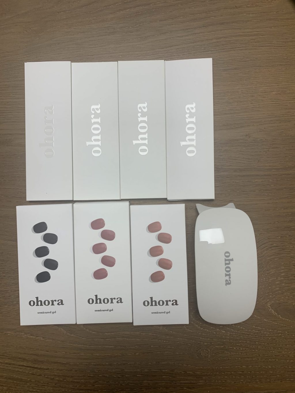 ‘오호라’로 젤네일을 즐기고&nbsp;있다.