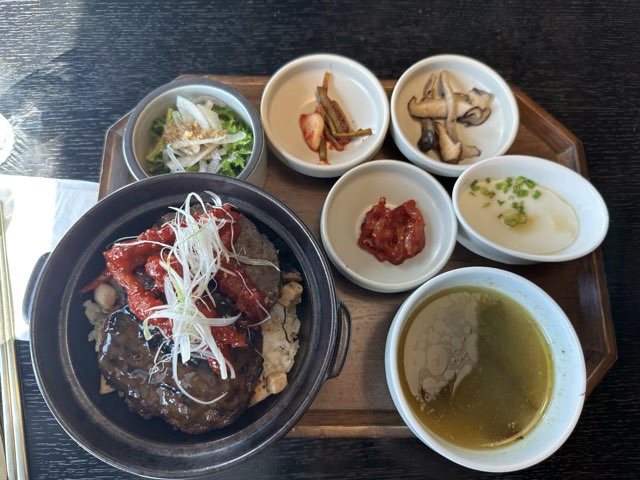 잠실 월드몰 솥밥 맛집 ‘하트파트’에 다녀왔다.